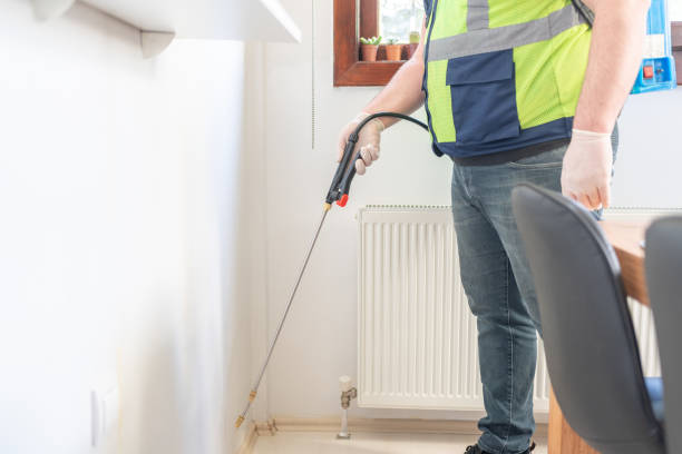 Best Best Pest Control Companies  in East Dundee, IL